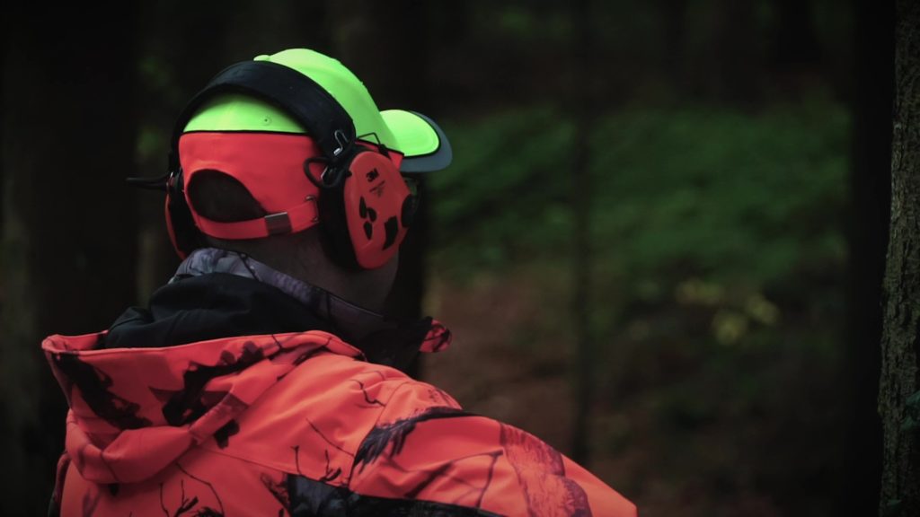 Un chasseur dans l'attente de prendre un tir. Celui-ci reste relativement rare lors d'une battue.