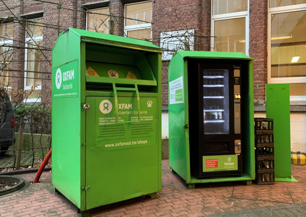 Bulles vertes Oxfam pour donner des vêtements.