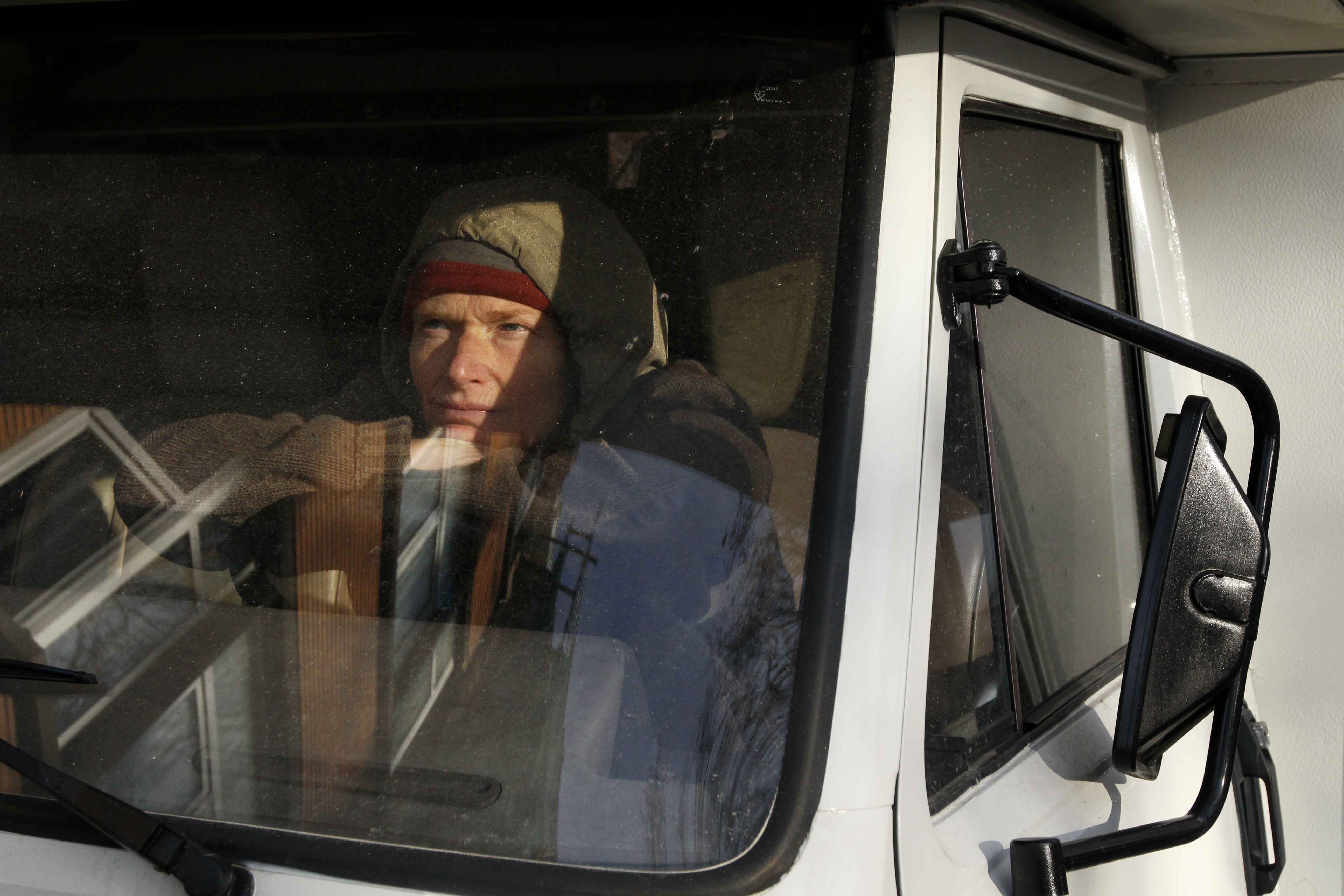 Kristien dans son camping car, bien décidée à prendre la route.