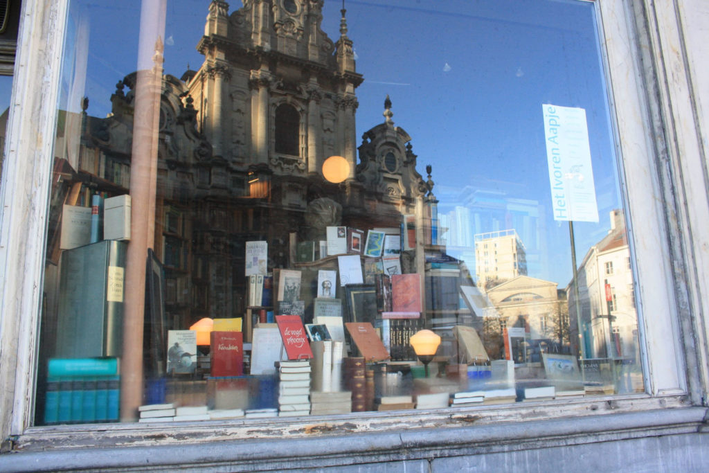 Vitrine bouquiniste portrait