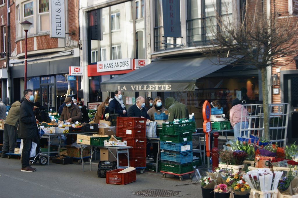 Wavre, un samedi matin, au marché