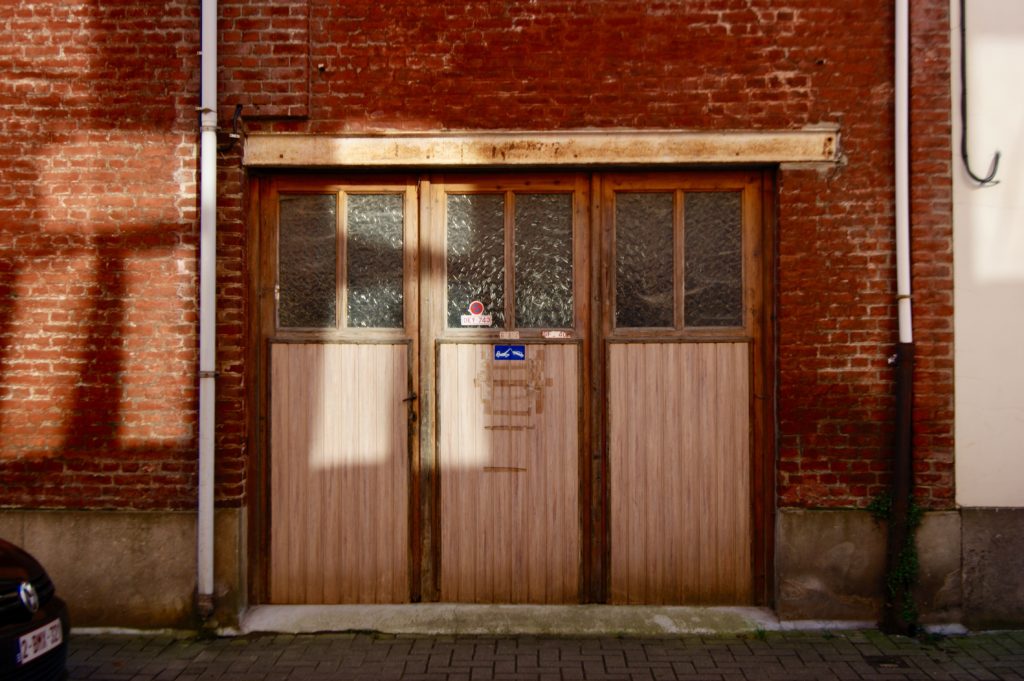 porte de garage réparée